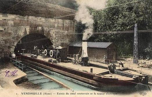 http://projetbabel.org/fluvial/images_rica/rica-st-quentin_vendhuille_toueur.jpg