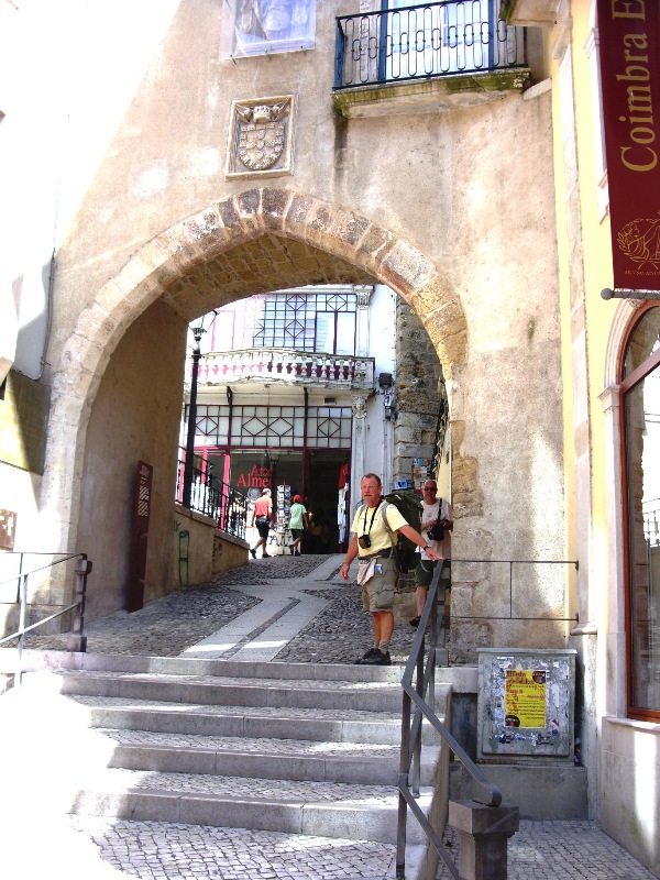 Porta de Almedina