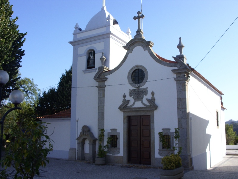 Igreja de Sâo Pedro de Araújo