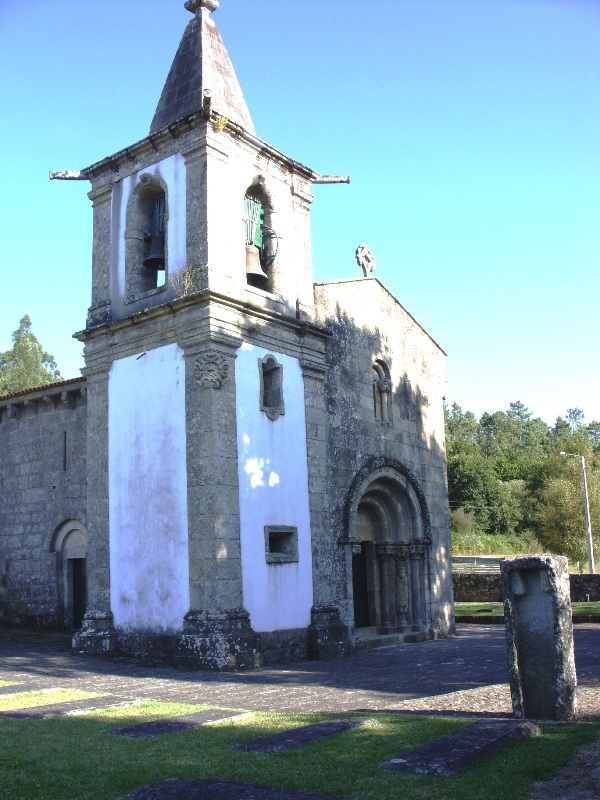 Igreja de Sâo Pedro de Rubiâes