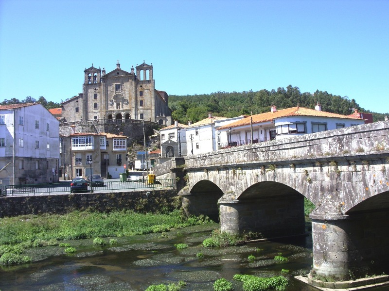 Río Sar met Convento do Carmen
